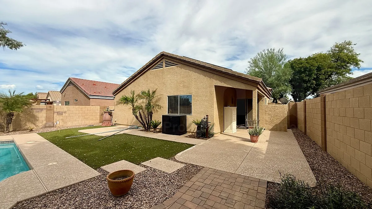 3 bed, 2.0 bath, 1520 sqft, $2,250 — Photo 3