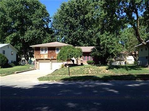 2nd image of 2424 N 83rd St