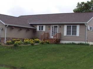 1407 10th Ave, Viola, IL 61486