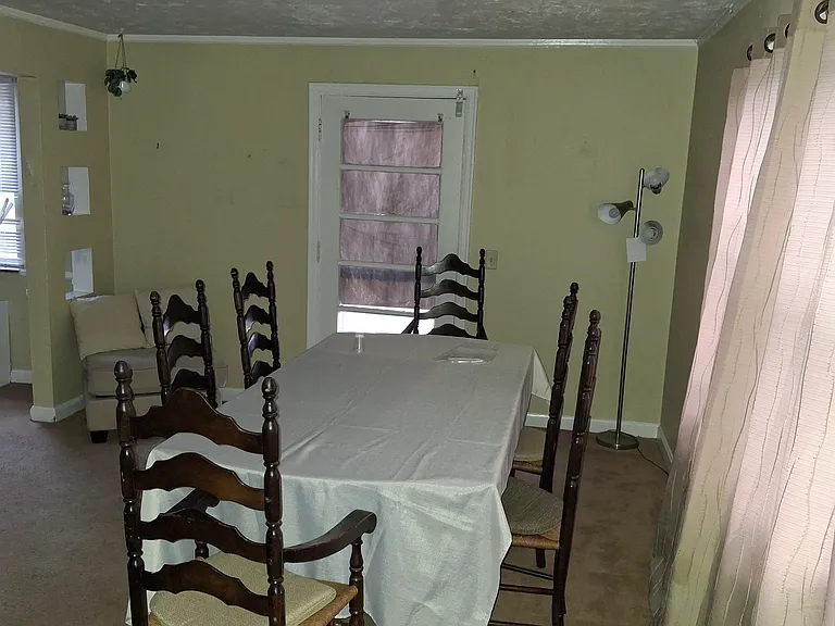 2351 Vera Ave — Photo 4