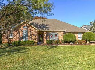 105 Silver Ridge Ct, Burleson, TX 76028