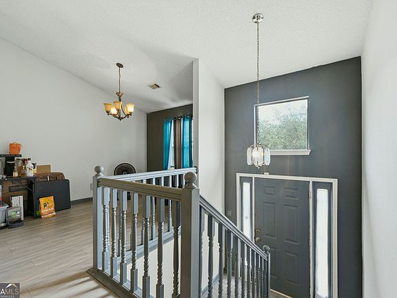 4th image of 7106 Oakwood Cir