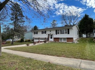 1409 Arrowood Dr, Madison, WI 53704
