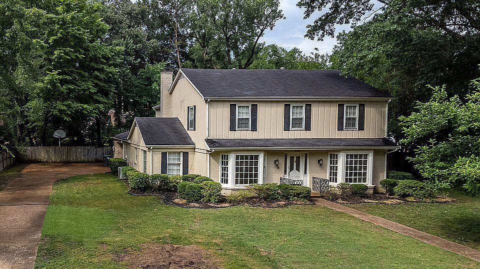 1st image of 2115 Hickory Crest Dr