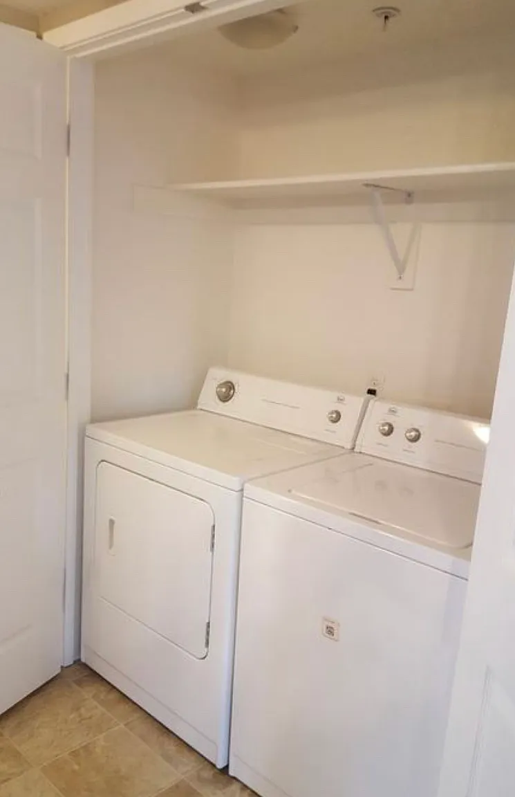 TUPPER HILL APARTMENTS — Photo 3