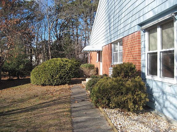 2nd image of 152 Hudson Parkway #A