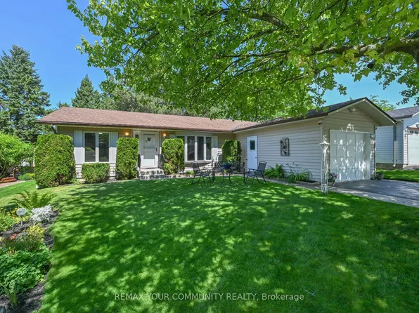 76 Tecumseth Pines Dr, New Tecumseth, ON L0G 1W0