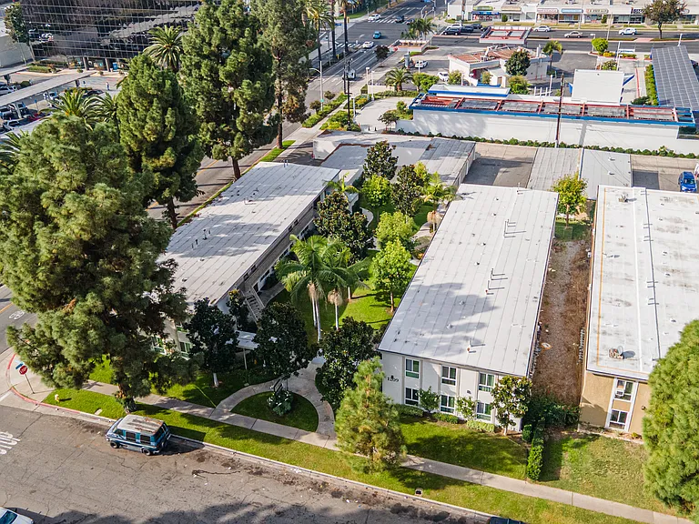 Anaheim Park Apartments — Photo 5