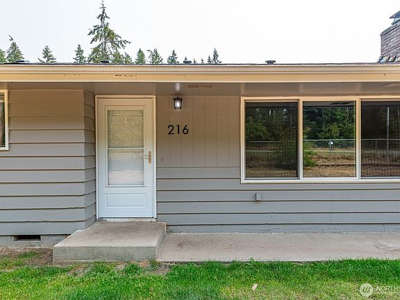 3rd image of 216 E Sleeper Road