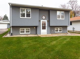 517 E Crest Ave, Bensenville, IL 60106