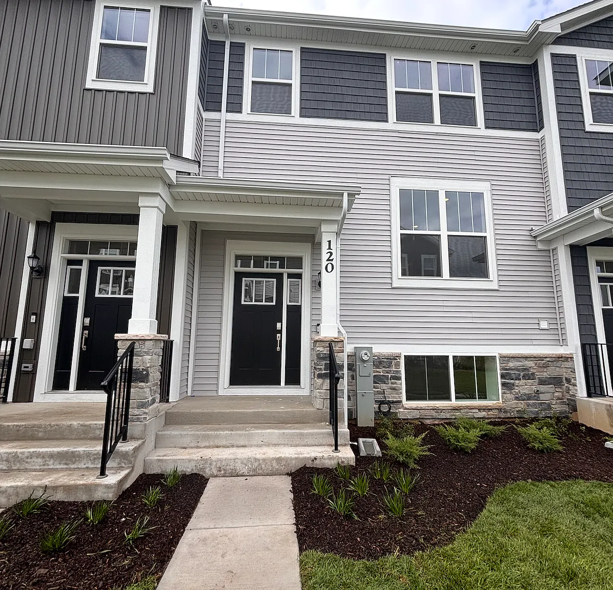 3 bed, 1764 sqft, $3,200 — Photo 1