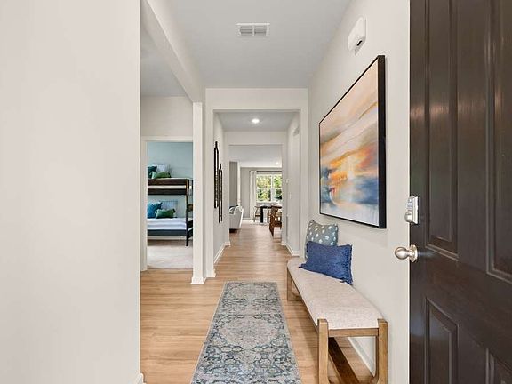 2nd image of 35 Coggins Pl NE