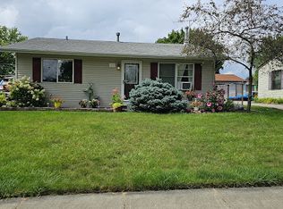 110 Elm Ln, Streamwood, IL 60107