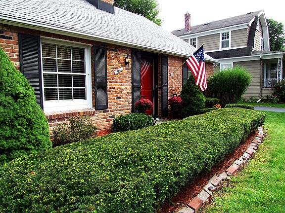 2nd image of 94 Hirschfield Dr