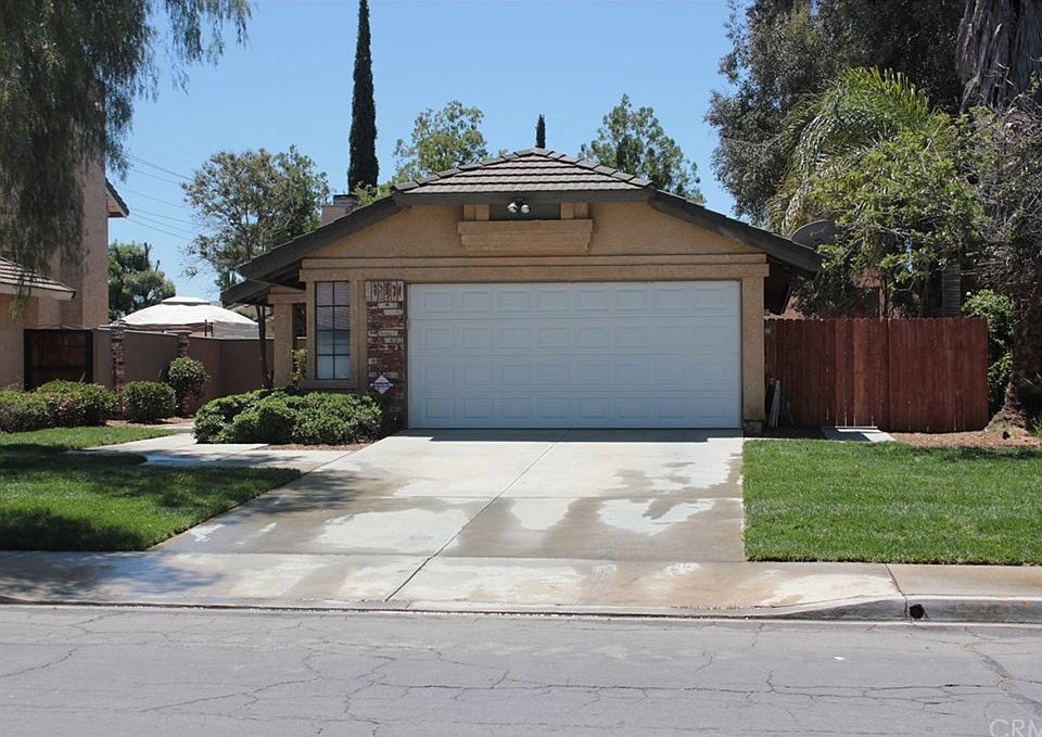 1st image of 24487 Wildwood St