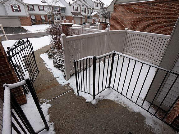 4th image of 49818 Plymouth Way