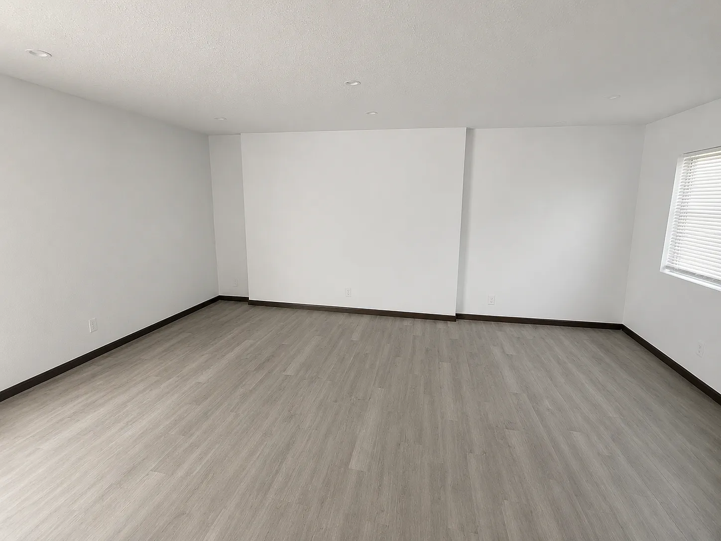 246 West Maple Street - b — Photo 2
