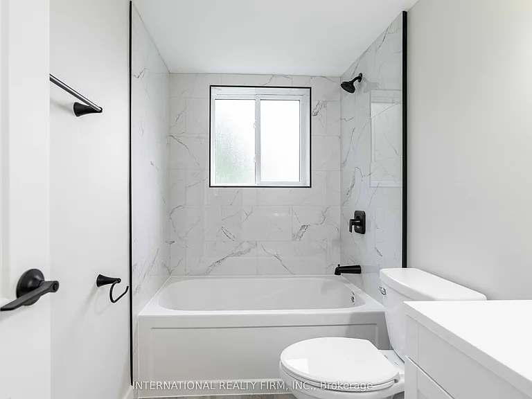 81 King Edward Ave #4 — Photo 9