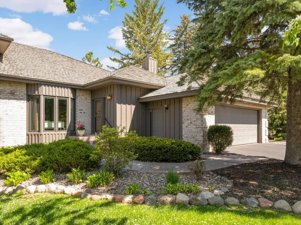 926 S Highview Cir, Mendota Heights, MN 55118