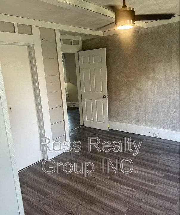 2nd image of 1112 Gordon St