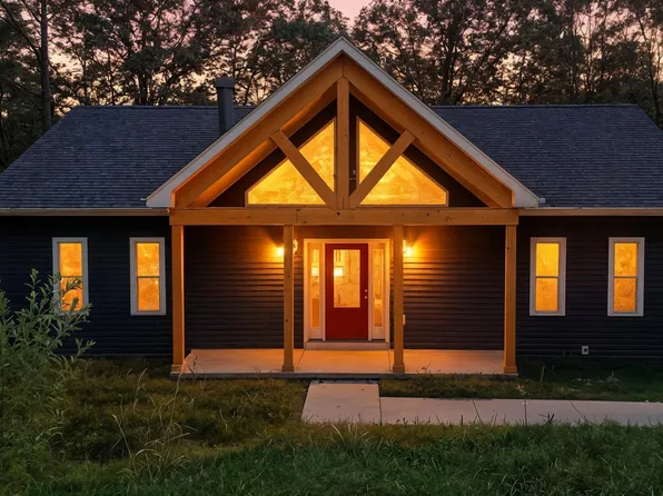 222 Dew Drop Ln, Hedgesville, WV 25427