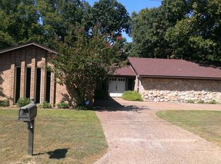 1004 Bel Air Dr, Athens, TX 75751