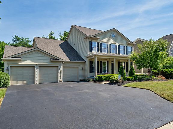 3rd image of 4402 Yellow Wood Dr