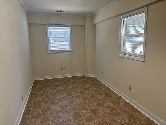 3rd image of 2878 Riverview Rd