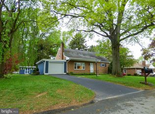 2390 Grandview Rd, York, PA 17403