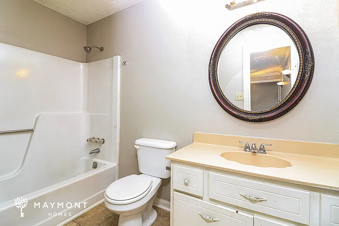 2442 Chauncey Ln SW — Photo 11