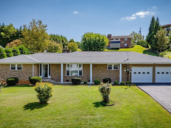 604 Willowood Dr, Johnson City, TN 37604