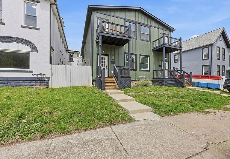 830-834 Oak St #830 OAK STREET — Photo 2