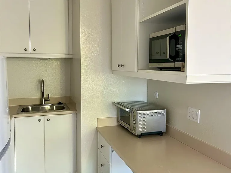 225 Melrose Ave #1 — Photo 10