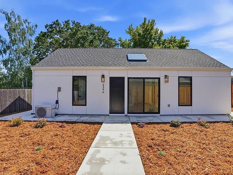 229 Steven Cir — Photo 17
