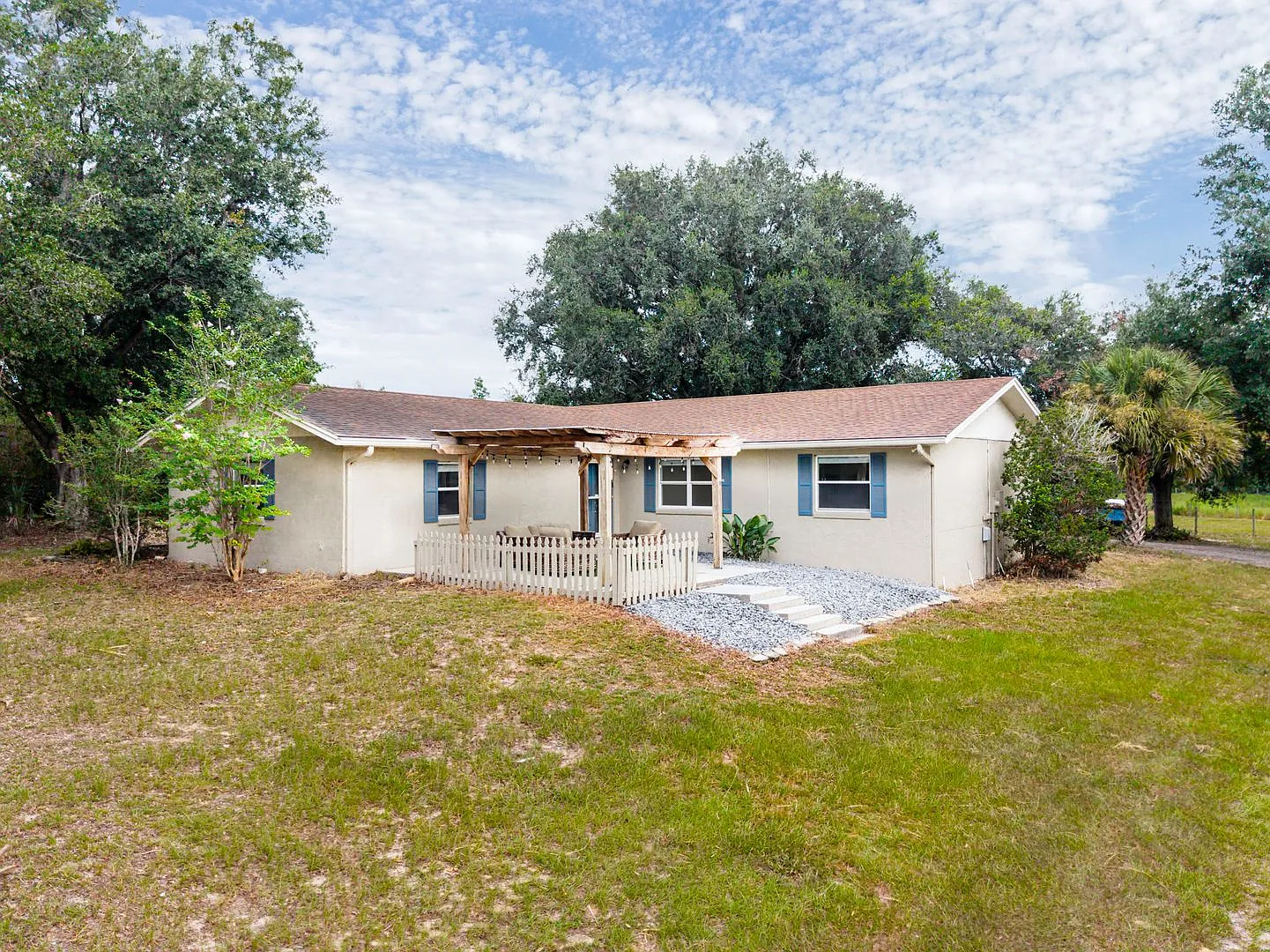 Available Now: 4 Bed 3 Bath Oversized Lot With 1,500 Sf Workshop In Winter Garden — Photo 1