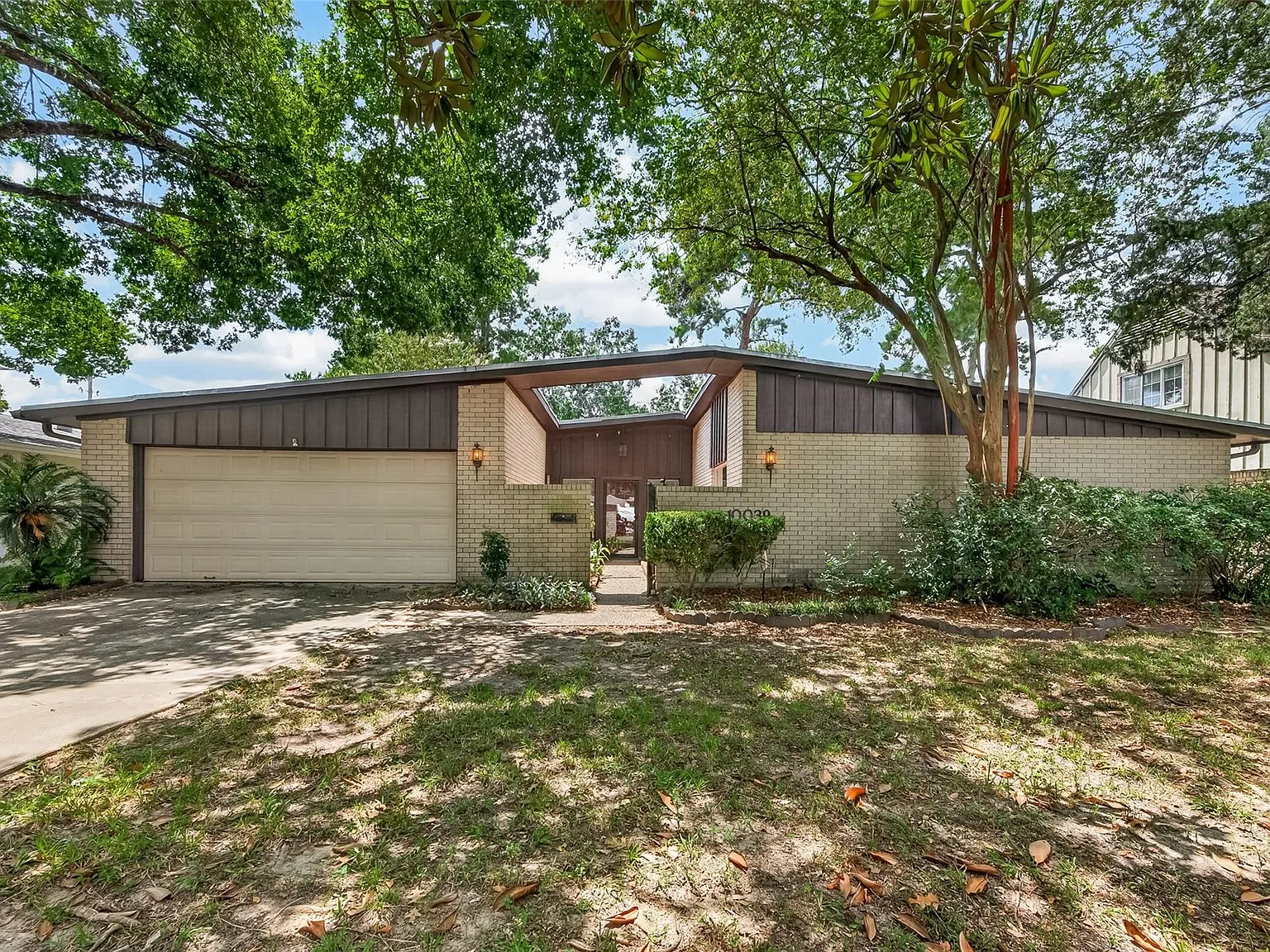 3 bed, 2.0 bath, 1866 sqft, $2,450 — Photo 3