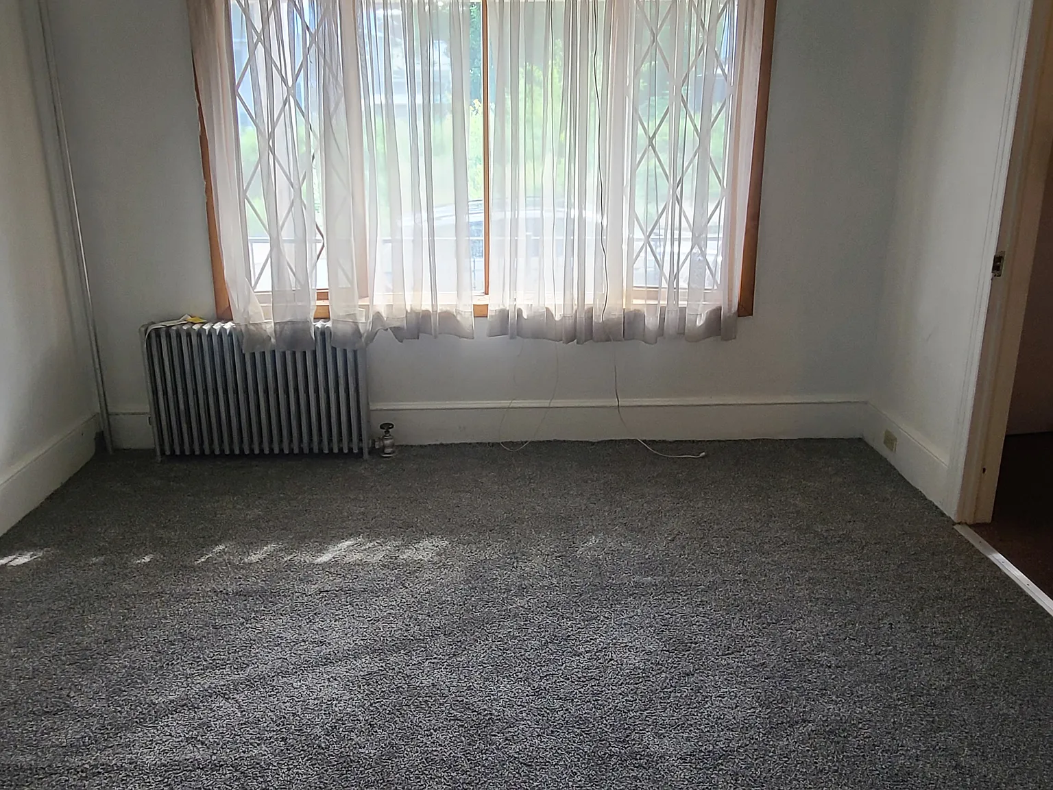 3 bed, 1100 sqft, $1,400 — Photo 4