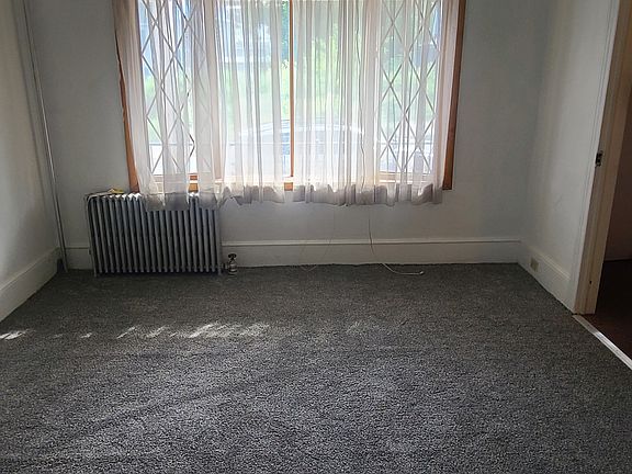 4th image of 48 Chestnut St