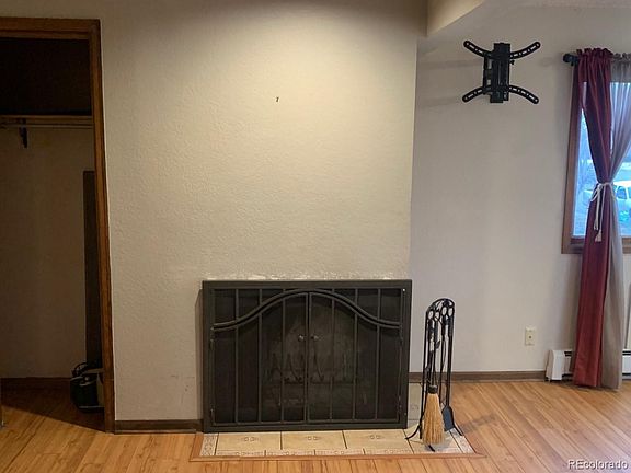 5th image of 1370 Estes St APT 201