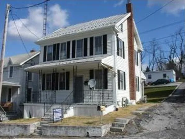 33 Water St, Jacobus, PA 17407