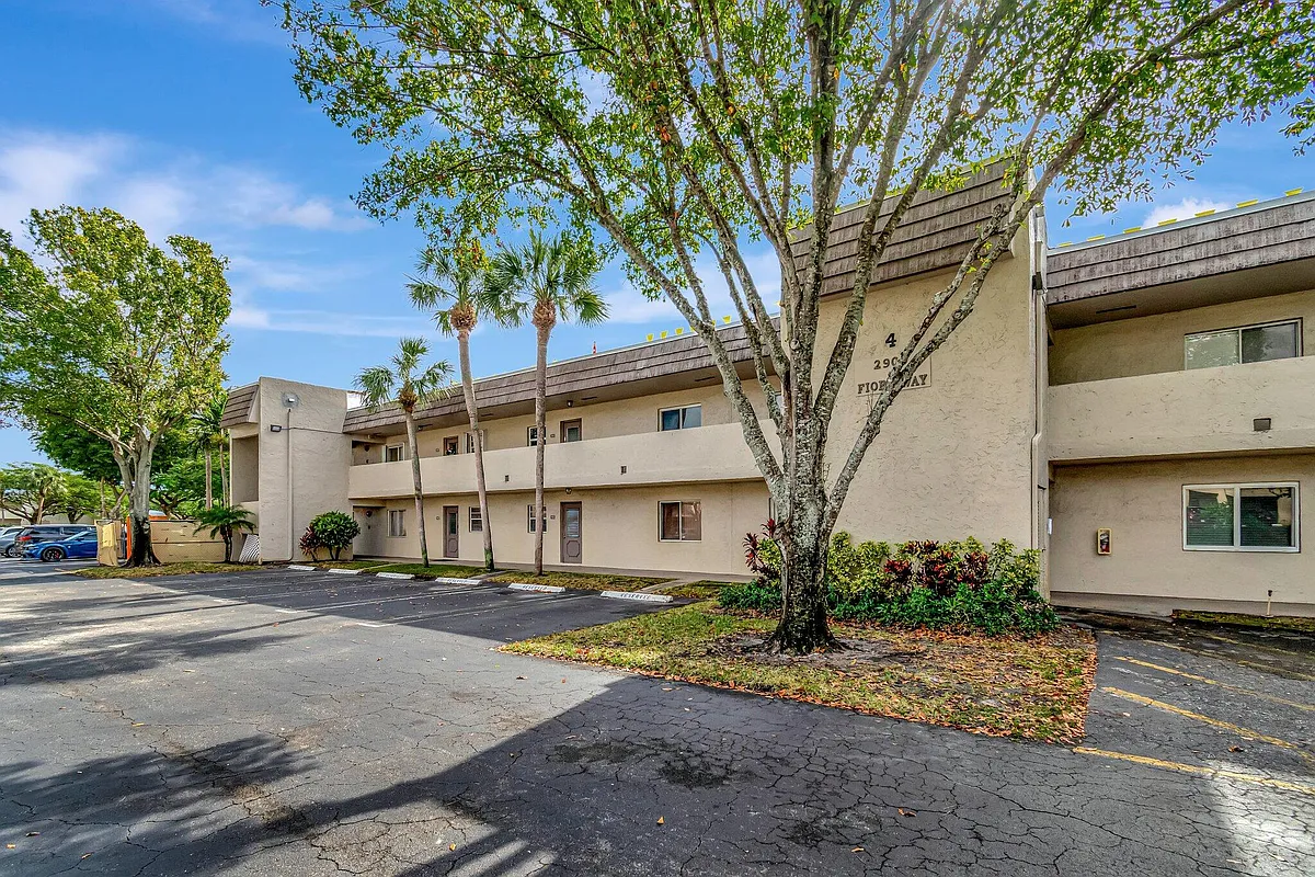 Building Photo - 2900 Fiore Way #203