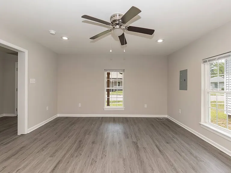 823 Branch St — Photo 12