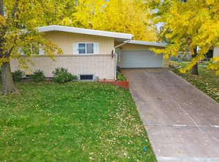 3212 33rd Ave NE, Saint Anthony, MN 55418