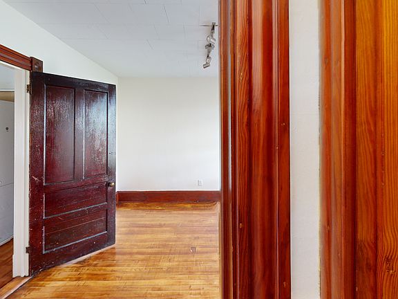 4th image of 90 Barnes Ave #1