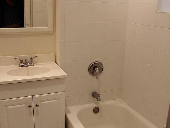 5th image of 3141 N Hoyne Ave Unit 1