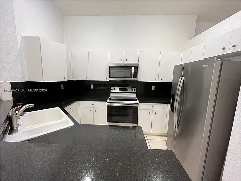 1467 Sunset Way — Photo 3