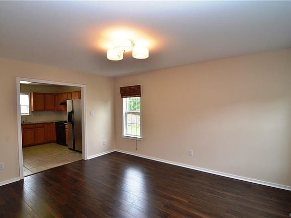 3rd image of 7006 Staunton Ave