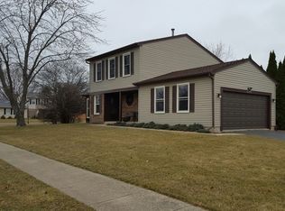 1279 Diane Ln, Elk Grove Village, IL 60007