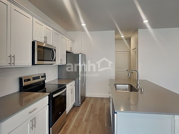 3rd image of 4915 86th Pl NE