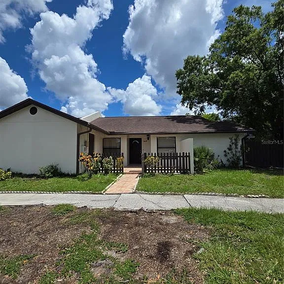 5401 Hopedale Dr — Photo 1
